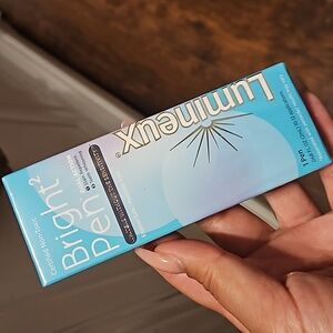 LUMINEUX BRIGHT TEETH WHITENING PEN